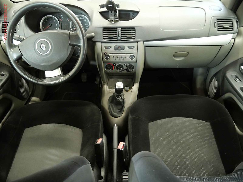 Renault Thalia (2010) 1.2i, ČR, Klima - fotka 8 z 17