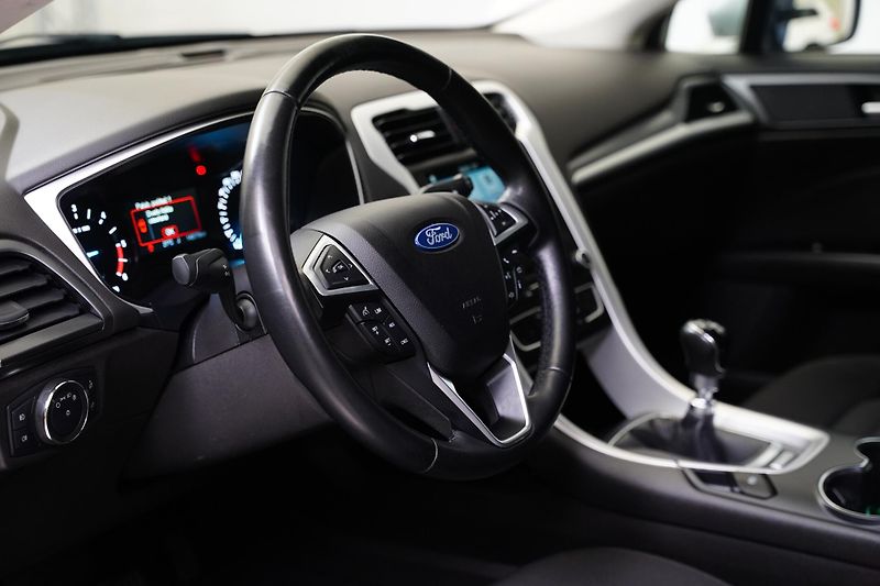 Ford Mondeo - fotka 14 z 26