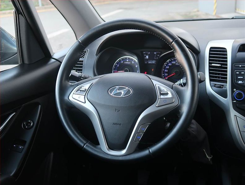 Hyundai ix20 (2015) 1.4 CVVT, Serv.kniha - fotka 14 z 18