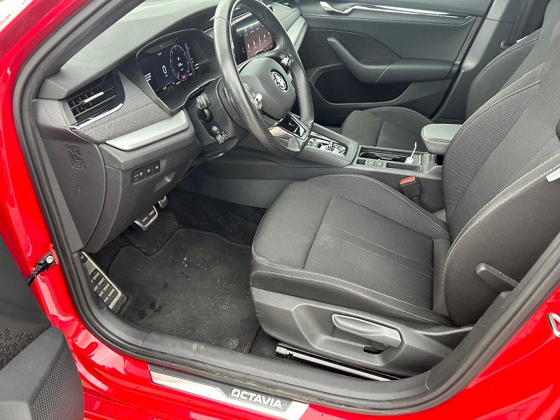 Škoda Octavia (2022) OCT.COM M-HEV STY TS 110/1.5 A - fotka 13 z 27