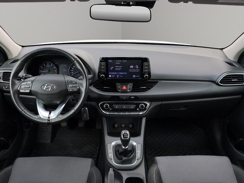 Hyundai i30 (2022) COMFORT 1.5i 81kW, ČR, 1. Maj. - fotka 9 z 24