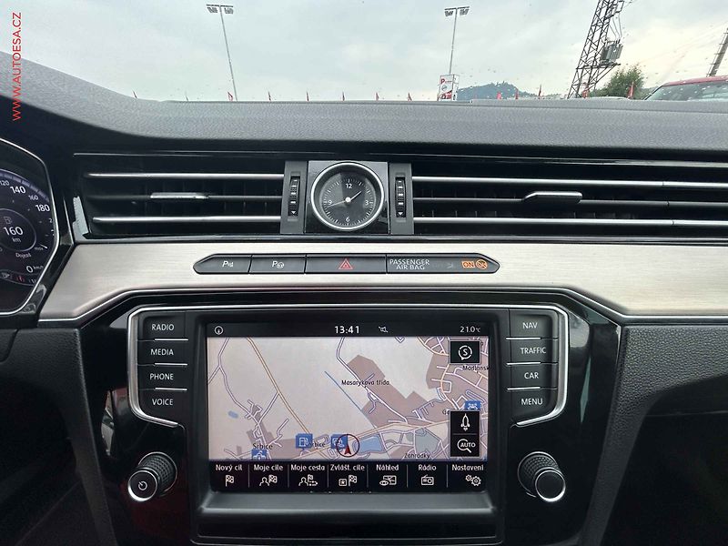 Volkswagen Passat (2015) 2.0TDi, DSG, navi, kůže - fotka 16 z 20