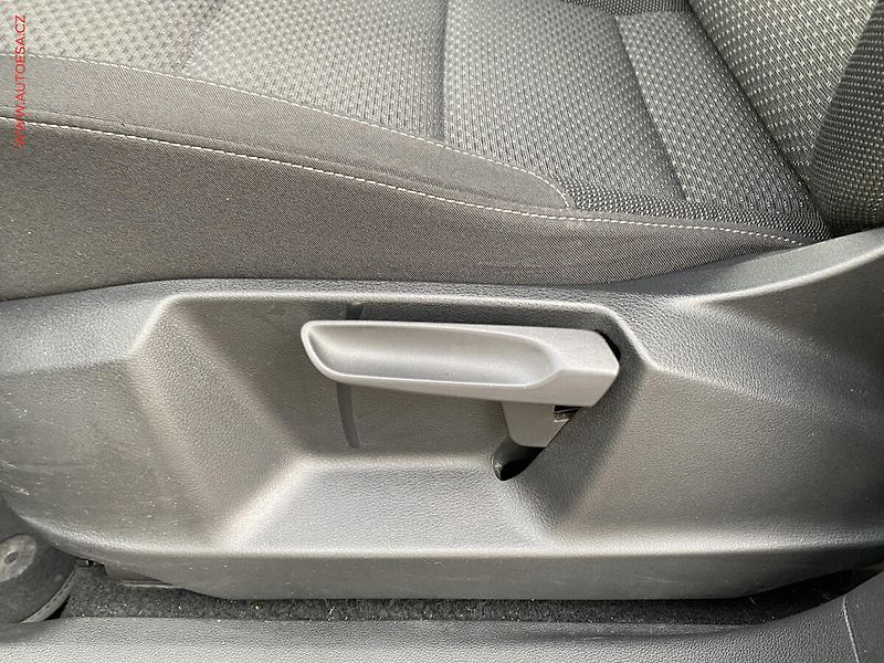 Volkswagen Touran (2017) 1.6 TDi, STK11/27 - fotka 14 z 19