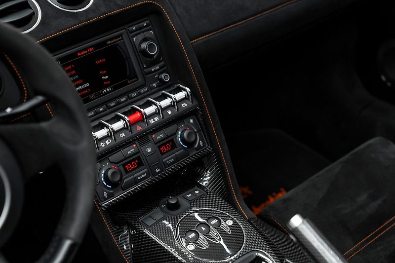 Lamborghini Gallardo Performante - fotka 17 z 36