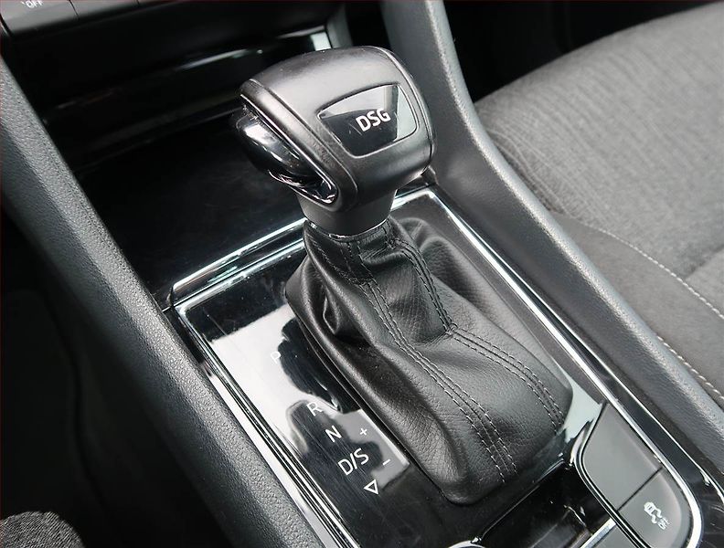 Škoda Karoq (2017) Style 1.5 TSI - fotka 13 z 24