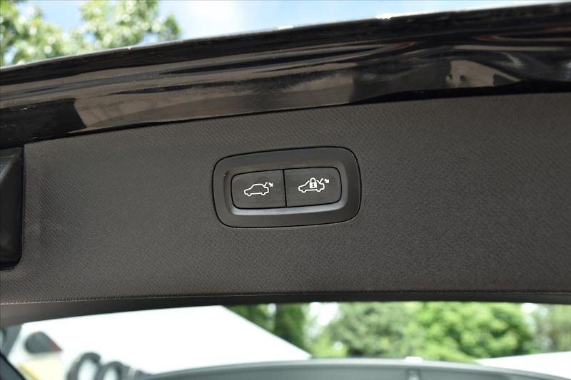 Volvo XC90 D5 AWD INSCRIPTION ČR - fotka 26 z 26