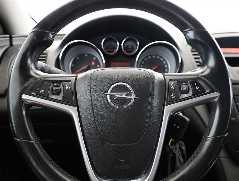 Opel Insignia (2011) 2.0 CDTI, Automat, udržované - fotka 8 z 18