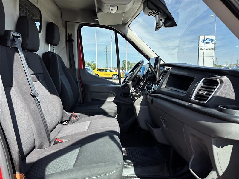 Ford Transit 2,0 EcoBlue 96kW L2 DPH - fotka 16 z 37
