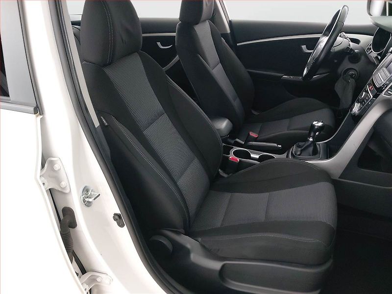 Hyundai i30 (2014) 1.6 MPI, ČR,1.maj, Serv.kniha - fotka 9 z 16