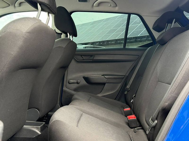 Škoda Fabia Active 1,0 MPI 55 kW 5° MP - fotka 9 z 26
