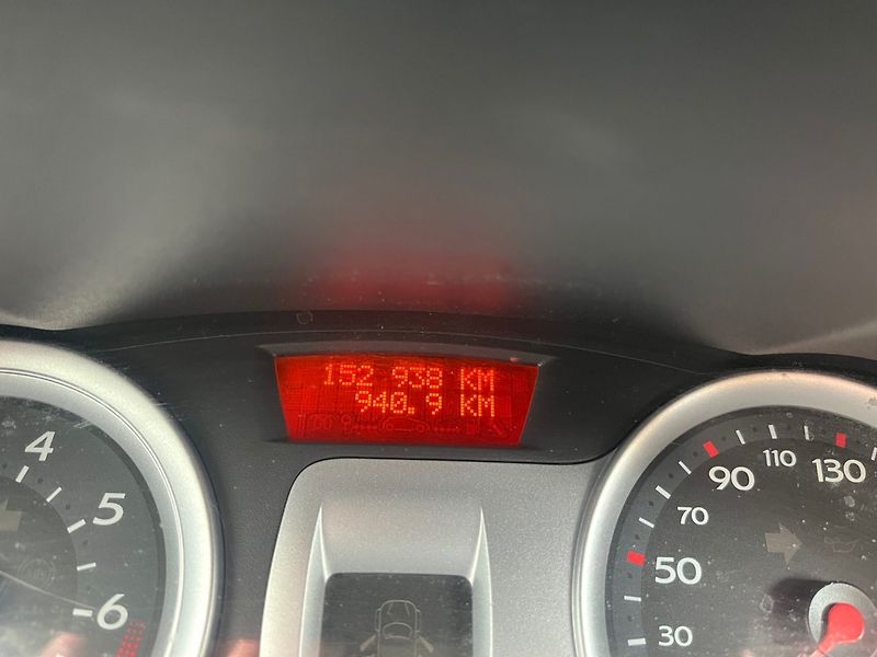 Renault Clio (2006) 1.2 i Digi klima - fotka 14 z 19
