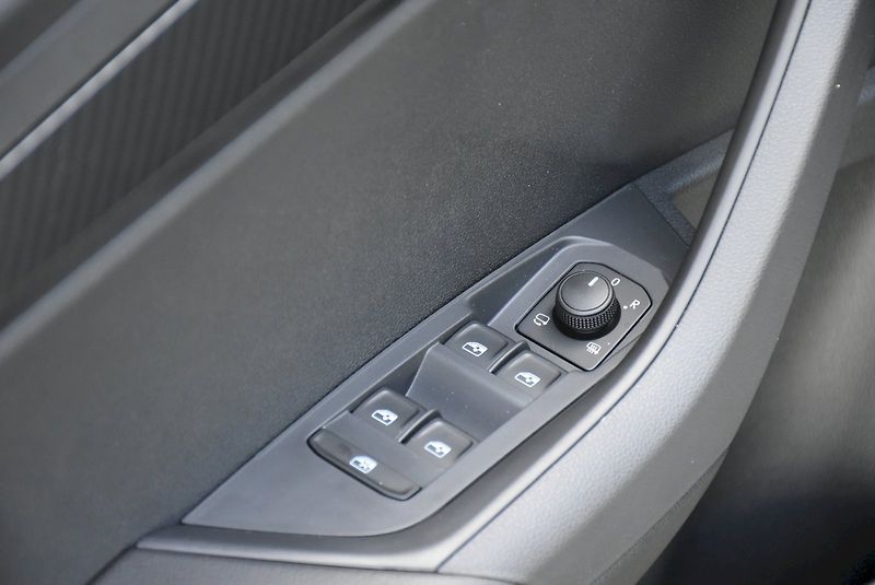 Škoda Karoq (2026) Sportline 1,5 TSI 110 kW 7° au - fotka 9 z 47