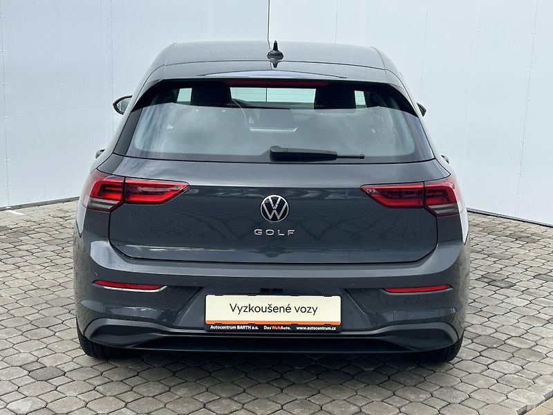 Volkswagen Golf Life 1,0TSi - fotka 21 z 22