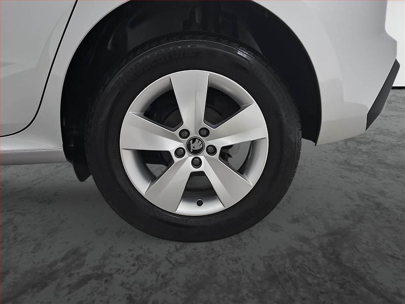 Škoda Kamiq (2025) 1.0 TSI - fotka 15 z 16