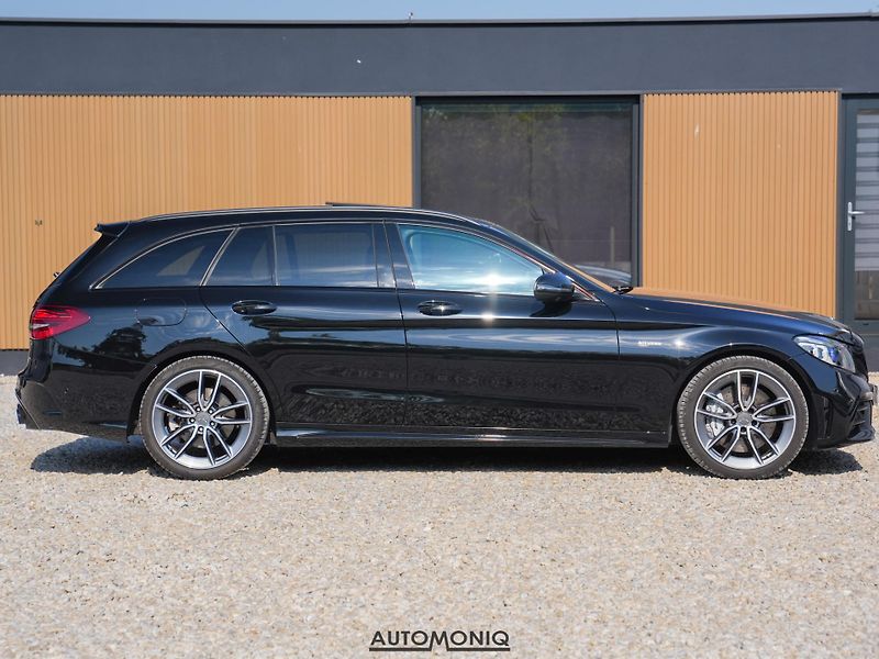 Mercedes-Benz Třídy C (2018) C 43 T AMG 4matic Pano, Multib - fotka 21 z 25