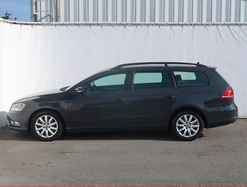 Volkswagen Passat (2012) 1.6 TDI, Tempomat - fotka 3 z 17