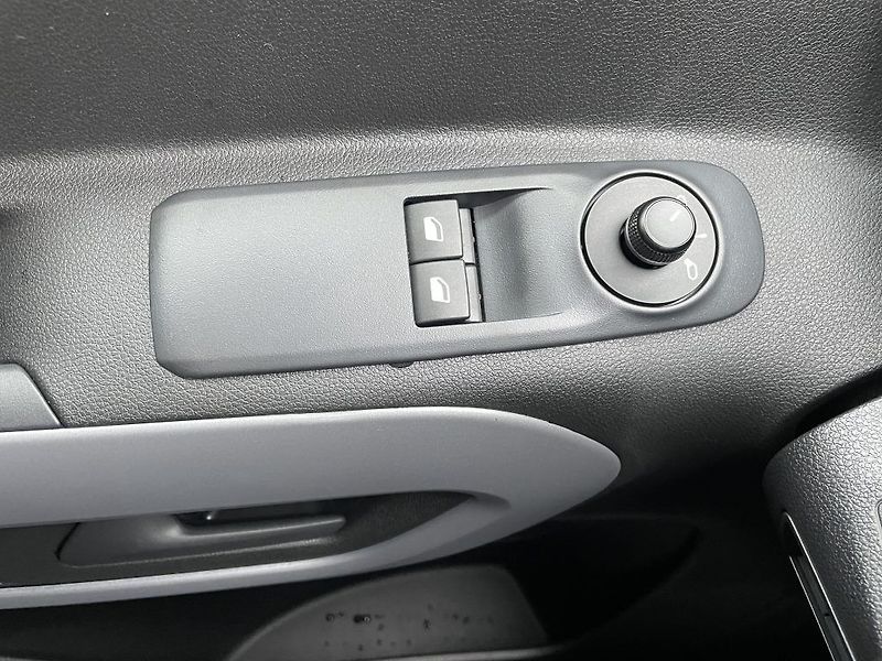 Toyota ProAce City Verso 1.5D 100k 6MT Business - fotka 25 z 26