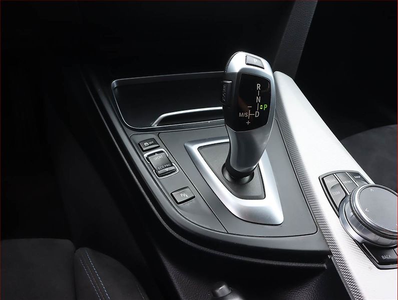 BMW Řada 4 (2019) 418d, Automat, Serv.kniha - fotka 16 z 21