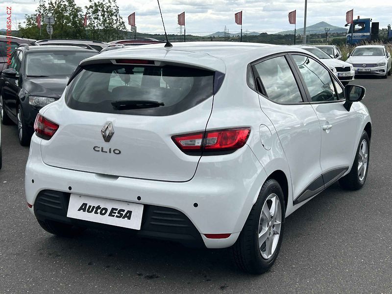 Renault Clio (2016) 1.2i, 1.maj,ČR, servis.kniha - fotka 4 z 17