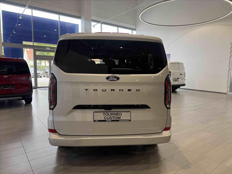 Ford Tourneo (2026) 2,0 EcoBlue 125 kW/170k  Custo - fotka 7 z 21