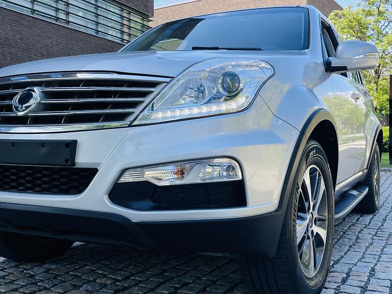 SsangYong Rexton 2.0TD 4x4 AUT KAM 7MÍST TAŽNÉ - fotka 47 z 48