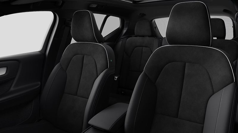Volvo XC40 (2026) B4 ULTRA DARK AUT - fotka 11 z 13