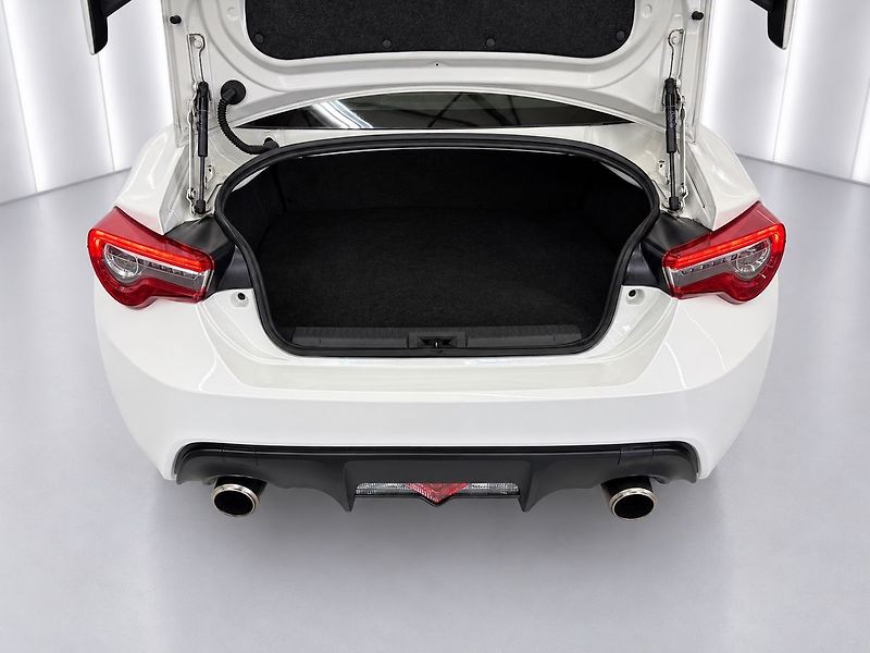 Subaru BRZ 2.0iR SPORT, KEYLESS, ALCANTAR - fotka 17 z 17