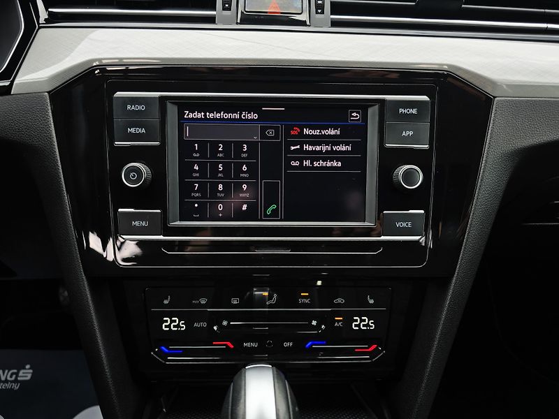 Volkswagen Passat 2.0TDI 110KW DSG BUSINESS ČR! - fotka 33 z 40
