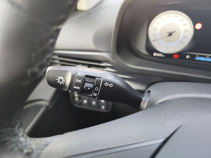 Hyundai i20 1.2i/58kW Smart - fotka 25 z 30