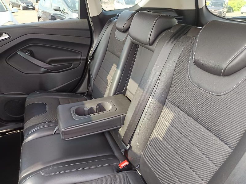 Ford Kuga (2015) - fotka 11 z 37