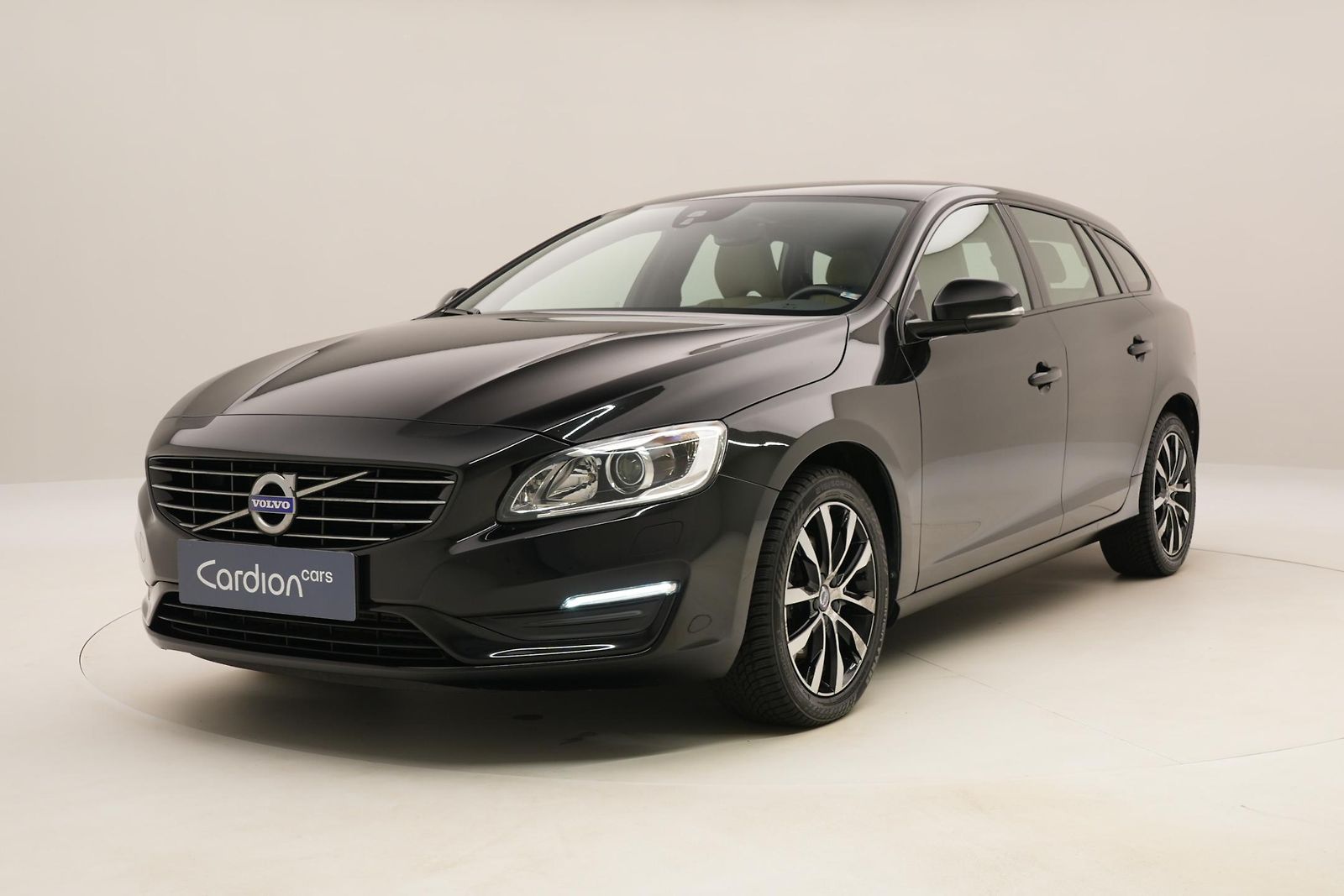 Volvo V60 D3 MOMENTUM 