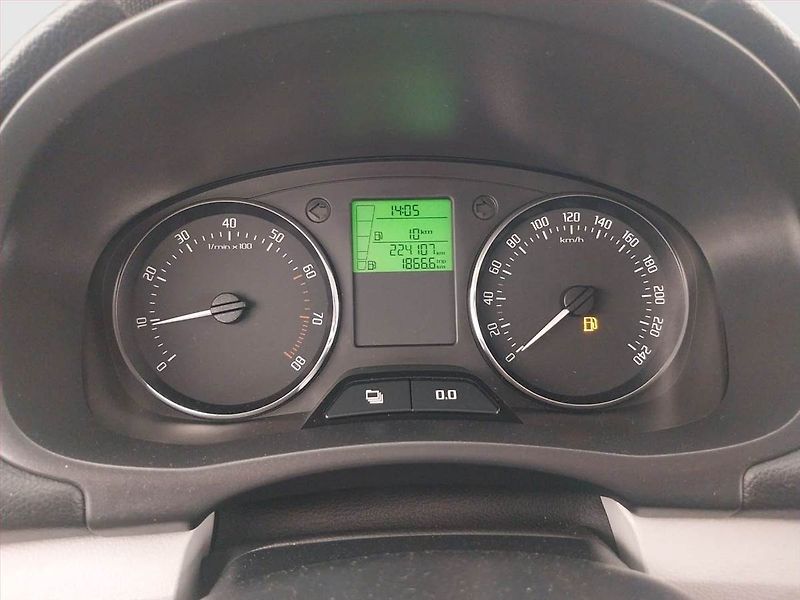 Škoda Fabia (2012) Ambiente 1.2 12V, po STK - fotka 11 z 19