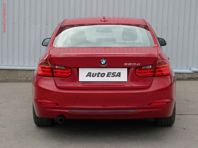 BMW Řada 3 (2013) 2.0 D 320d, 2.maj,ČR, Sport - fotka 5 z 22