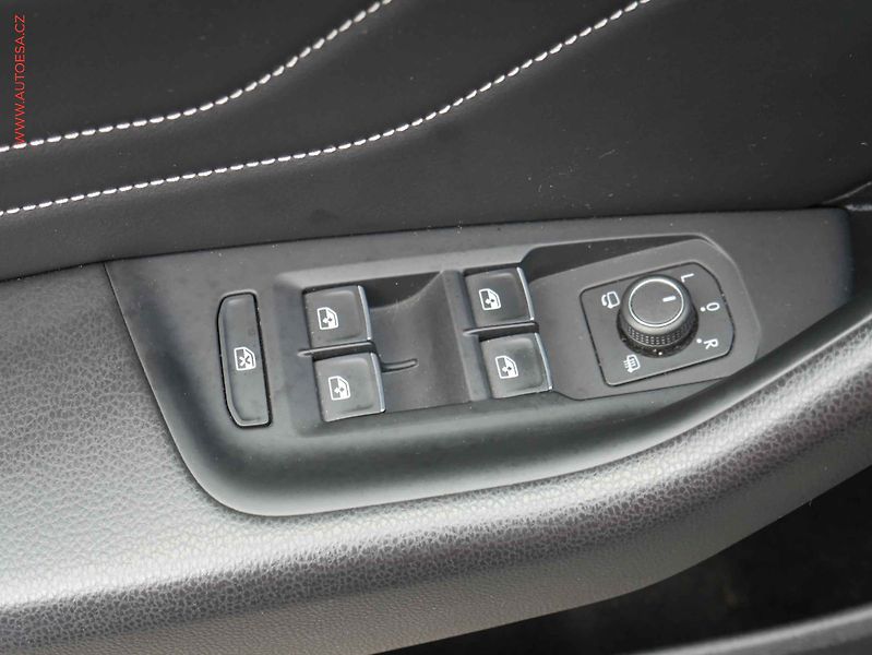 Volkswagen Passat (2020) 2.0TDi, ČR, Elegance, DSG - fotka 11 z 21