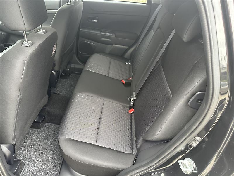 Mitsubishi ASX 1,6 TAŽNÉ EDITION - fotka 13 z 30