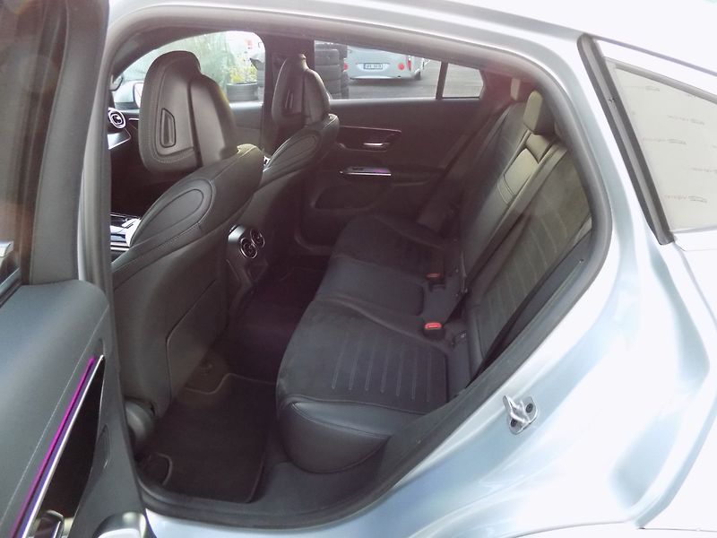 Mercedes-Benz GLC (2024) 300e/AMG/4Matic/DPH/LED/ - fotka 11 z 50