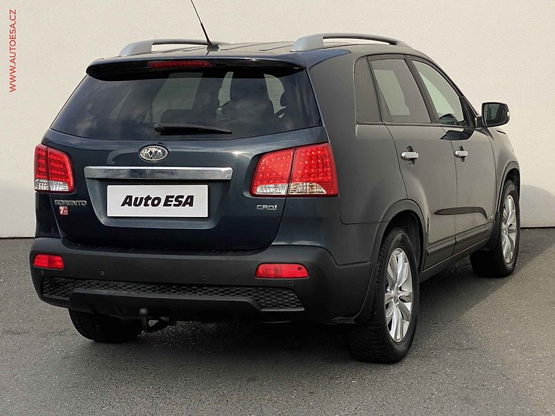 Kia Sorento (2011) 2.2 CRDi 4x4, ČR, AC, xenon - fotka 4 z 17