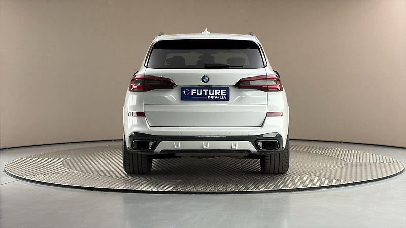 BMW X5 30d AUT xDrive M-paket - fotka 5 z 29