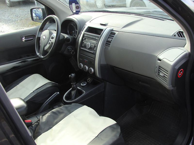 Nissan X-Trail 2.0 DCi 4x4 - fotka 17 z 26