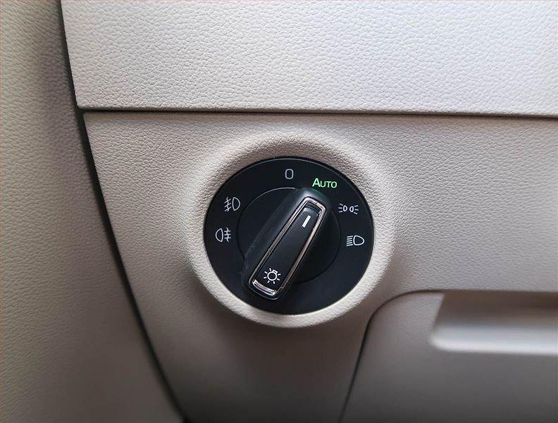 Škoda Karoq (2017) Style Plus 1.5 TSI - fotka 19 z 26