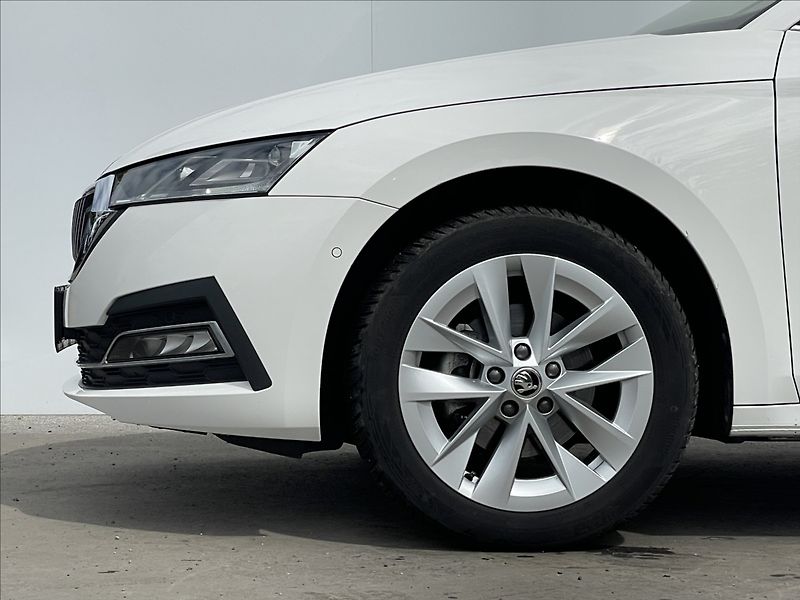Škoda Octavia 2,0 TDI DSG Style Plus TZ+ACC - fotka 20 z 23