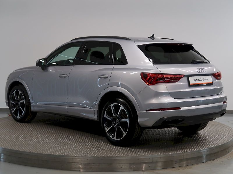 Audi Q3 (2023) S-LINE 1.5TSI 110KW AUTOMAT - fotka 7 z 39