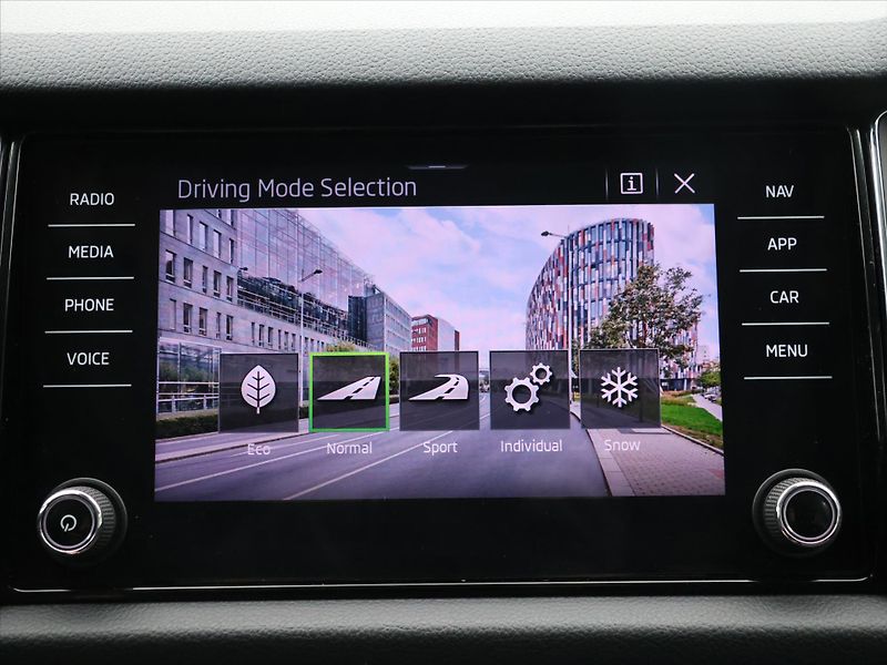 Škoda Kodiaq 2,0 TDI 147kW DSG Scout 4x4 CZ - fotka 28 z 42
