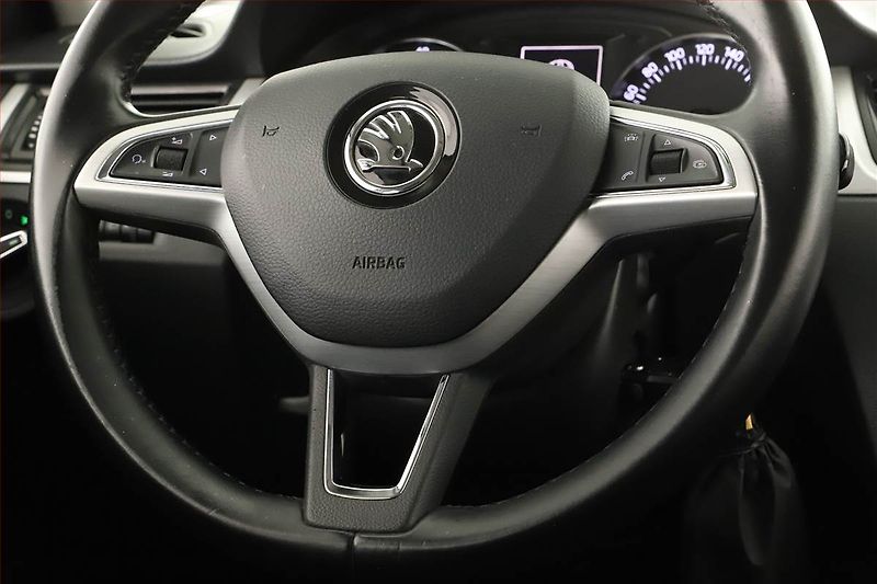 Škoda Rapid (2016) Spaceback 1.2 TSI, Tempomat - fotka 13 z 14