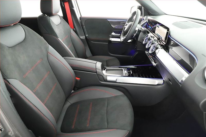 Mercedes-Benz GLB (2025) 35 AMG 4MATIC - fotka 7 z 26
