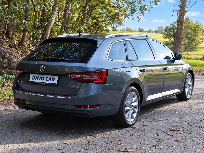 Škoda Superb 2,0 TDI DSG 110kW Style Navi - fotka 7 z 47