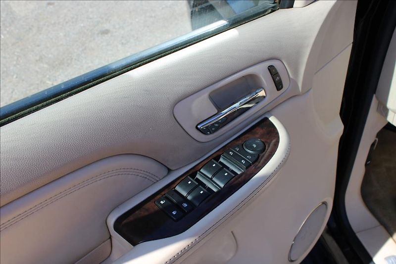 Cadillac Escalade 6,2 V8 6.2i  +LPG, 301 KW, ČR - fotka 16 z 29