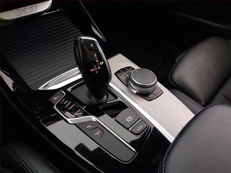 BMW X3 (2019) xDrive20d - fotka 13 z 23