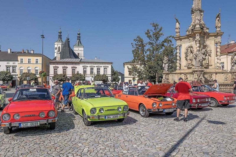 Sraz veteránů Škoda 110R v Uničově