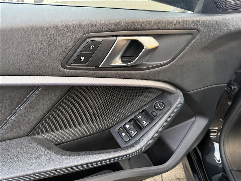 BMW Řada 1 M135i - fotka 15 z 23